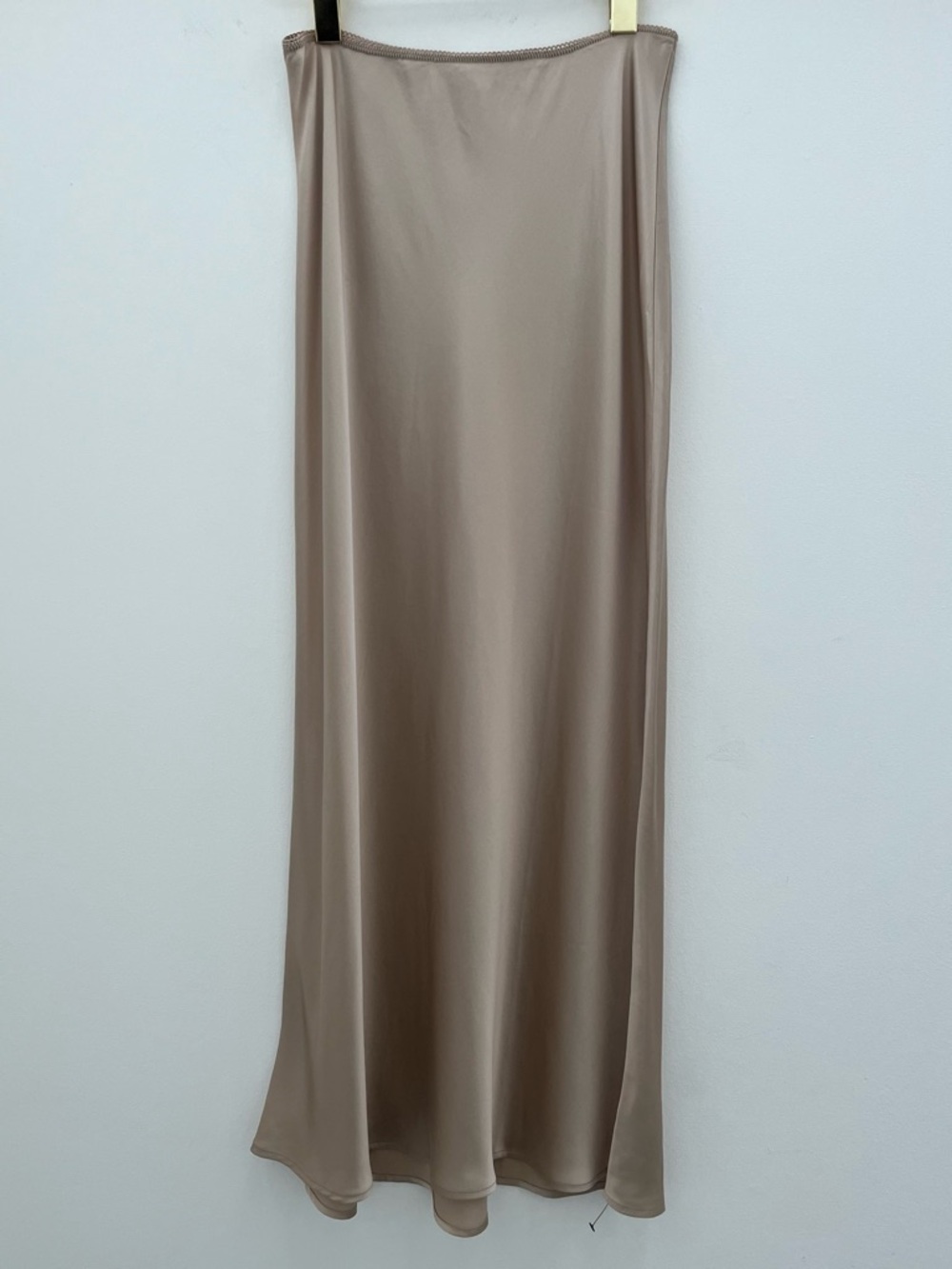 Reformation Layla Silk Skirt in Sand Size 4 - Picture 3 of 9